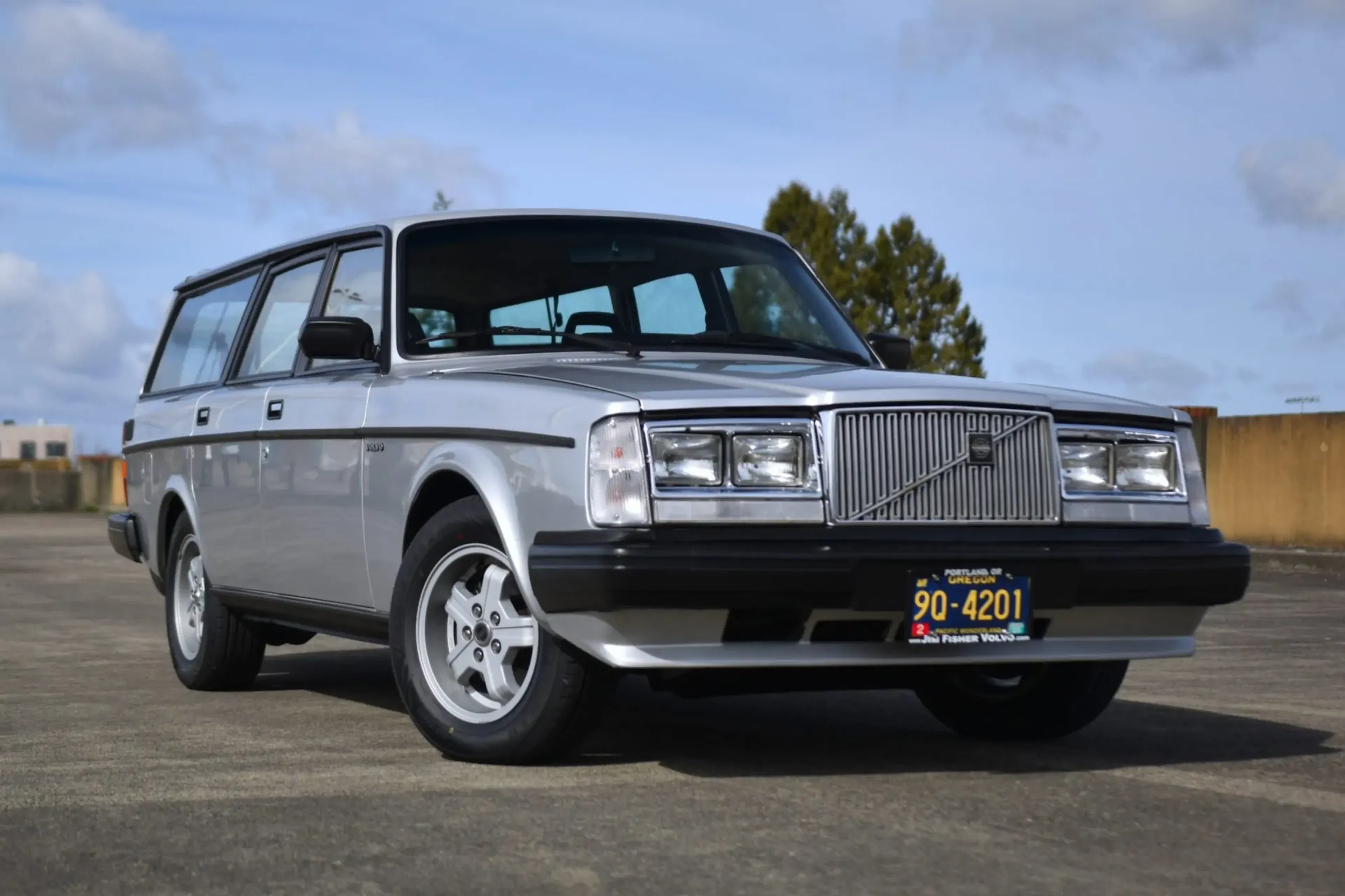 1990 Volvo 240 Base | Hagerty Valuation Tools®